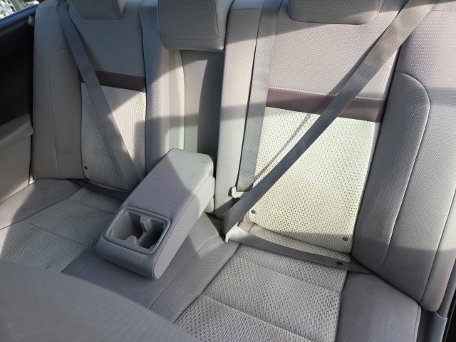Used 2014 Toyota Camry L image 12