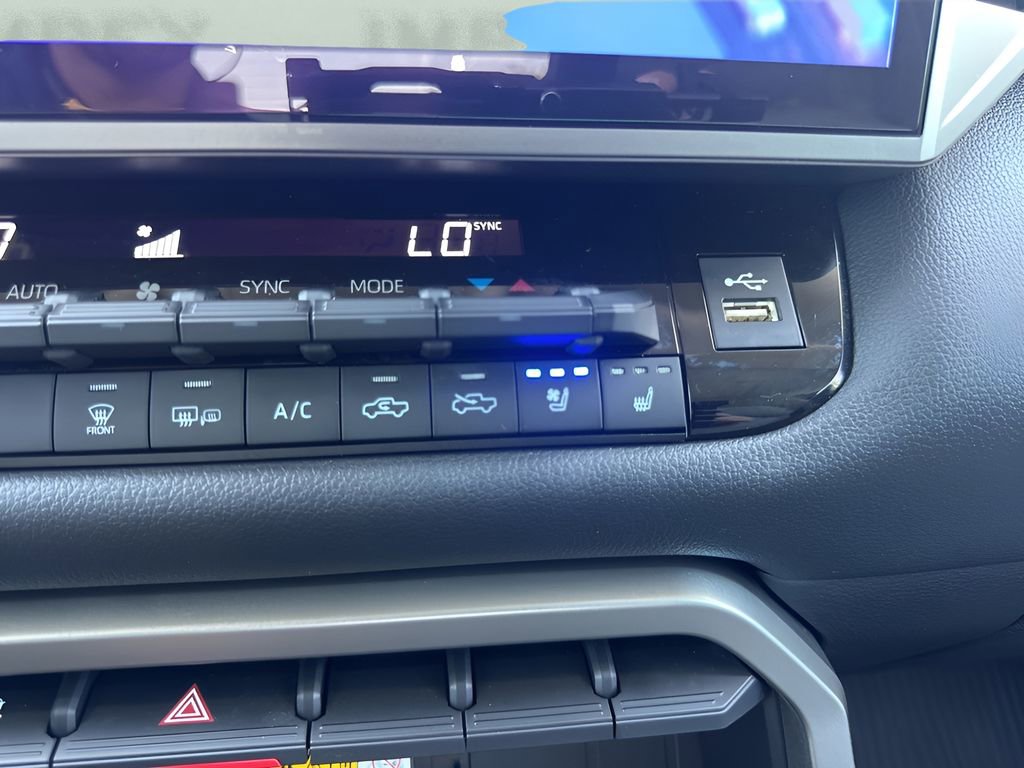 Used 2024 Toyota Tundra Limited image 22