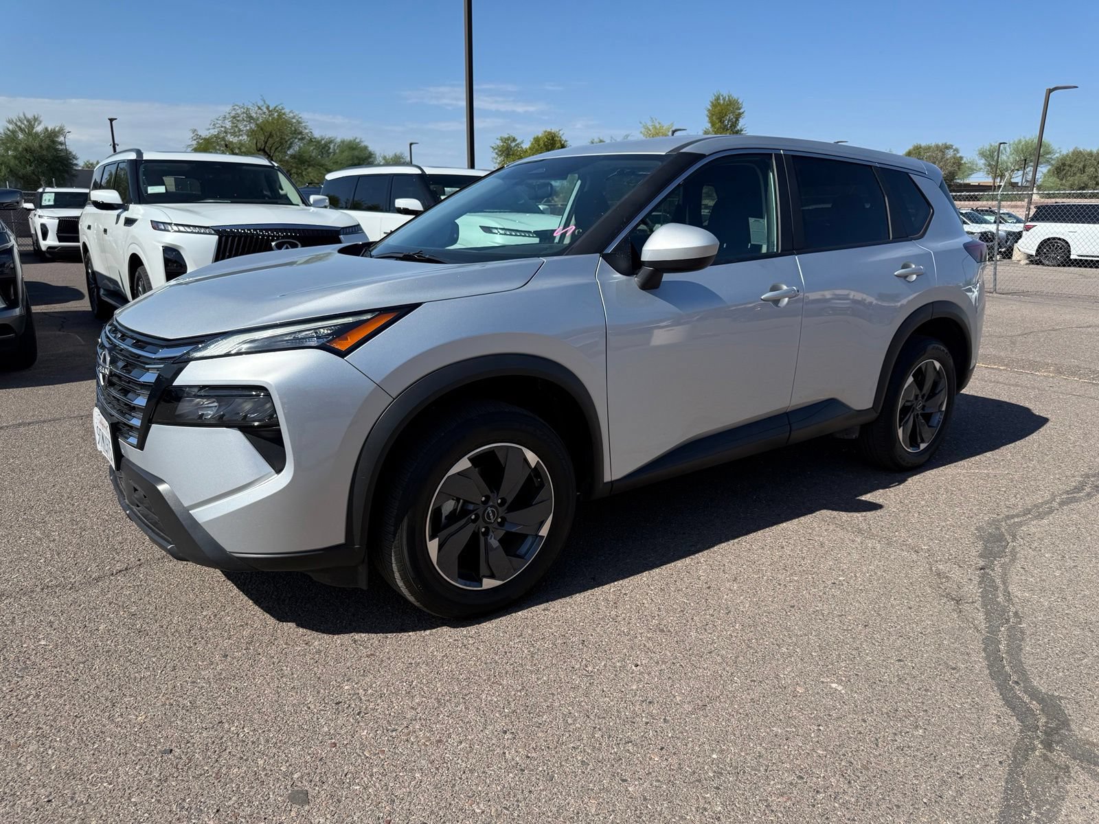 Certified 2025 Nissan Rogue SV FWD image 1