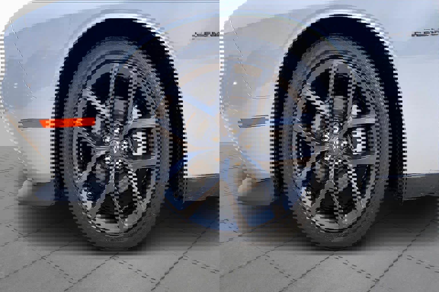 Used 2022 Dodge Challenger R/T w/ Blacktop Package image 10