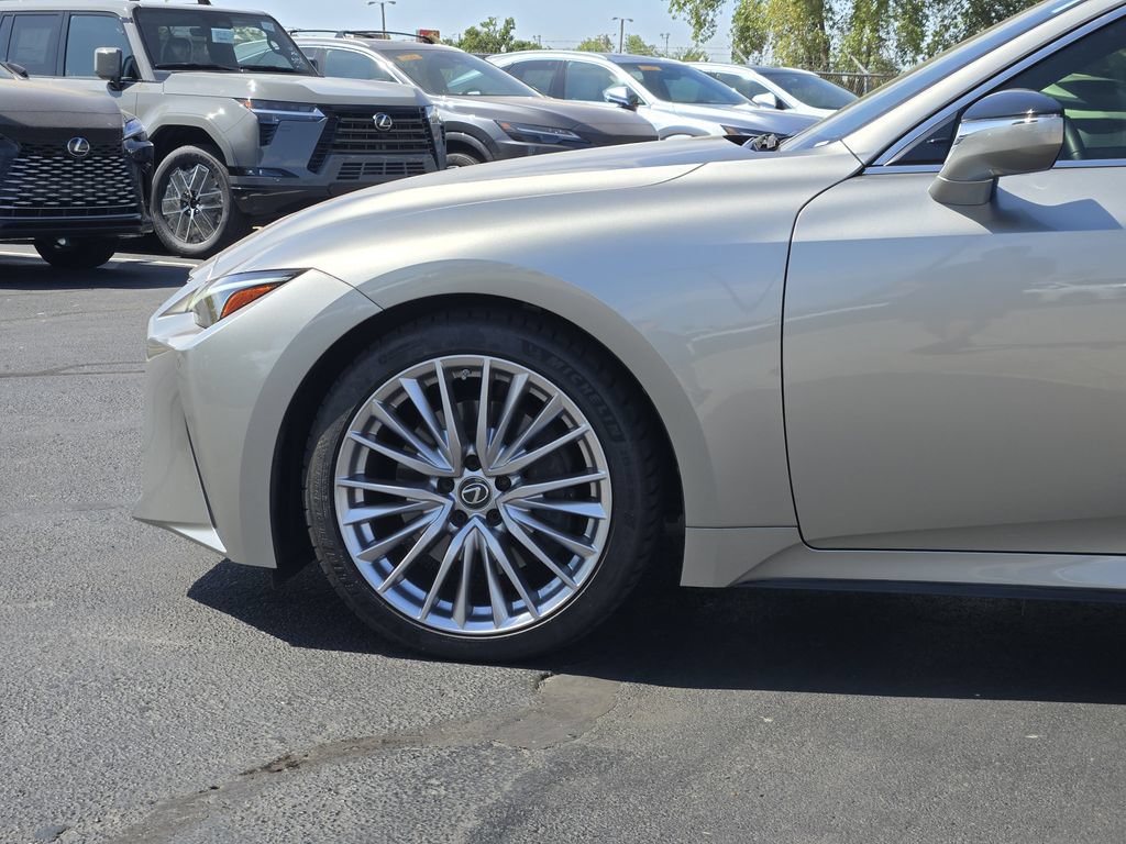 Used 2022 Lexus IS 300 w/ Premium Package RWD image 8