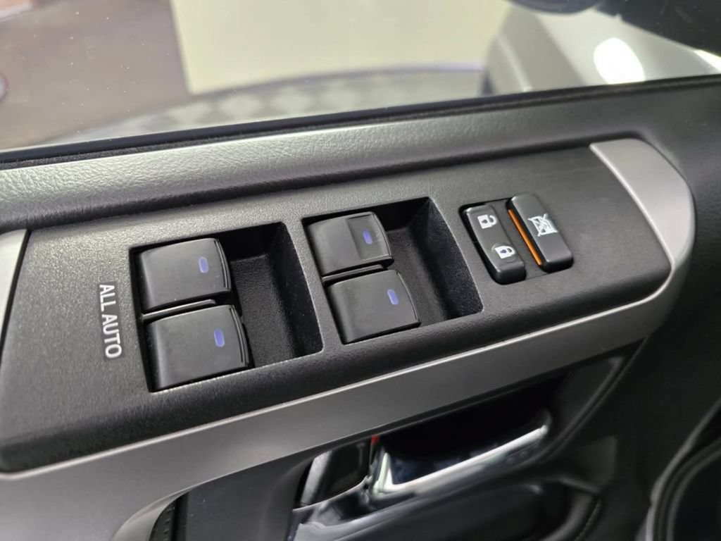 Used 2016 Toyota 4Runner SR5 AWD/4WD image 25