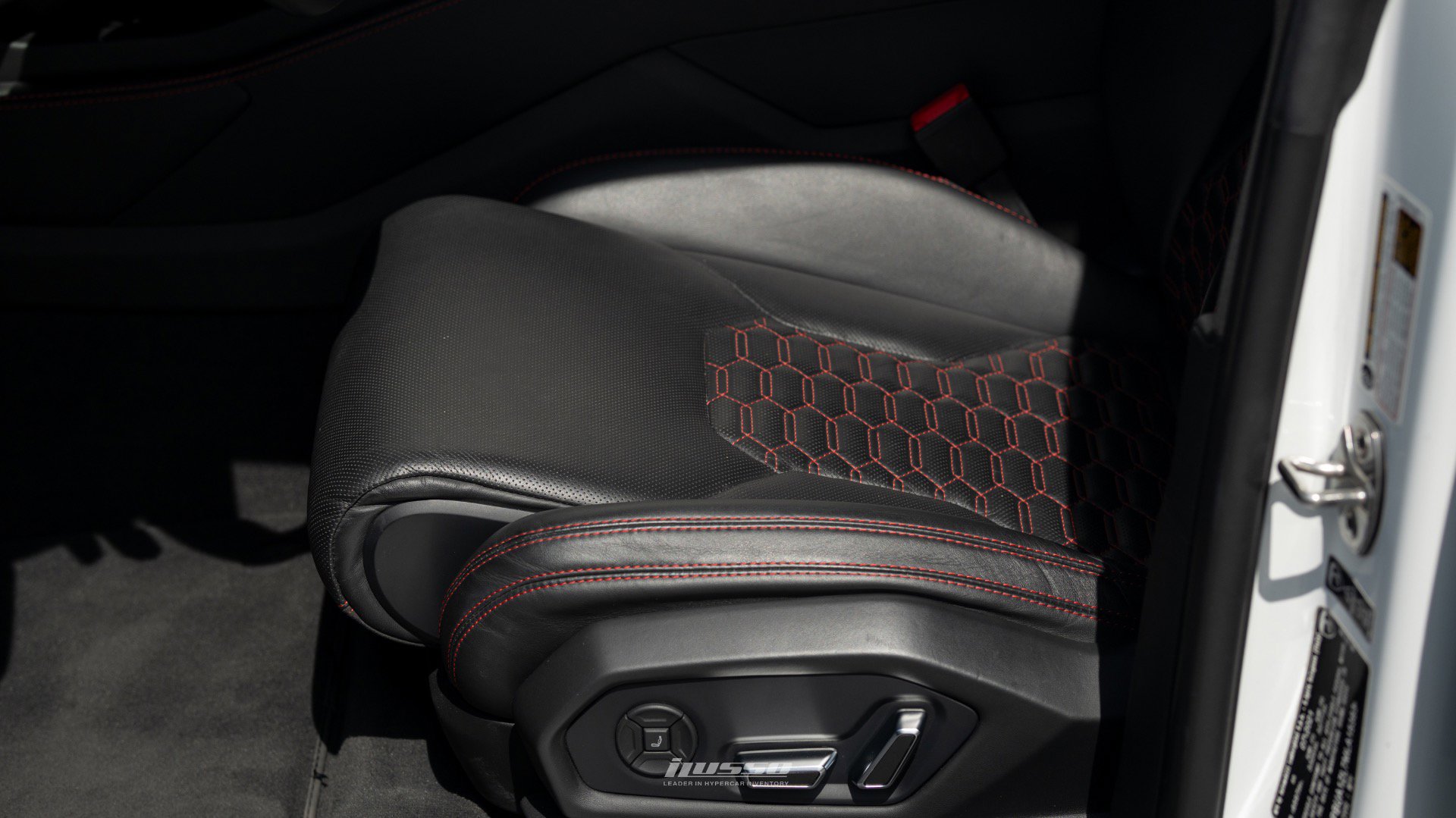 Used 2021 Lamborghini Urus image 30