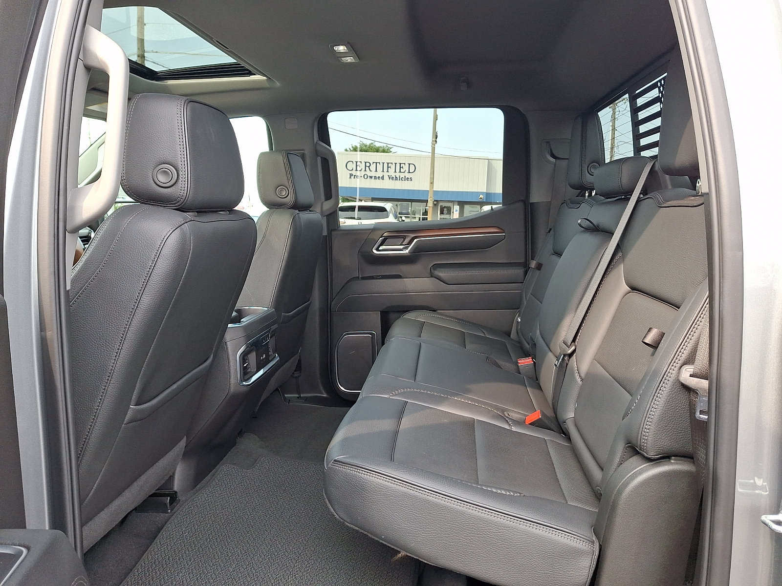 Used 2025 GMC Sierra 1500 Denali w/ Denali Reserve Package AWD/4WD image 10