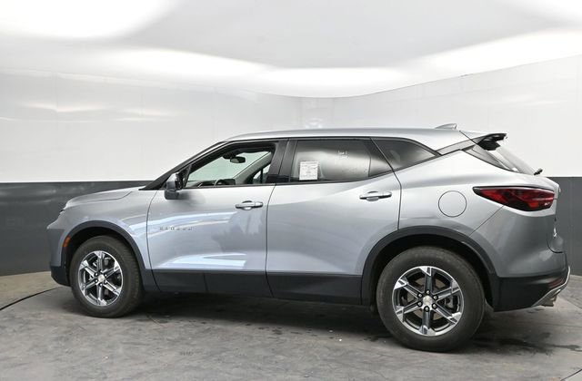 Used 2025 Chevrolet Blazer LT AWD/4WD image 6