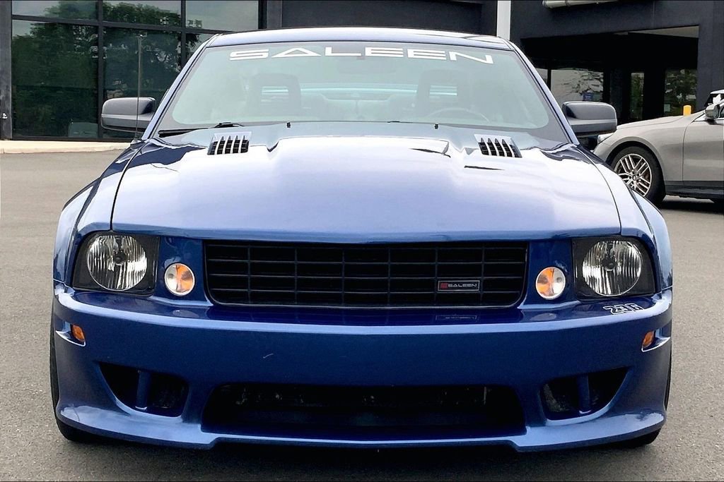 Used 2006 Ford Mustang GT RWD image 3