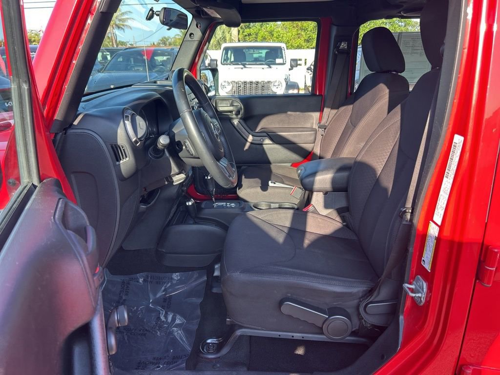 Used 2014 Jeep Wrangler Unlimited Sport w/ Connectivity Group image 9