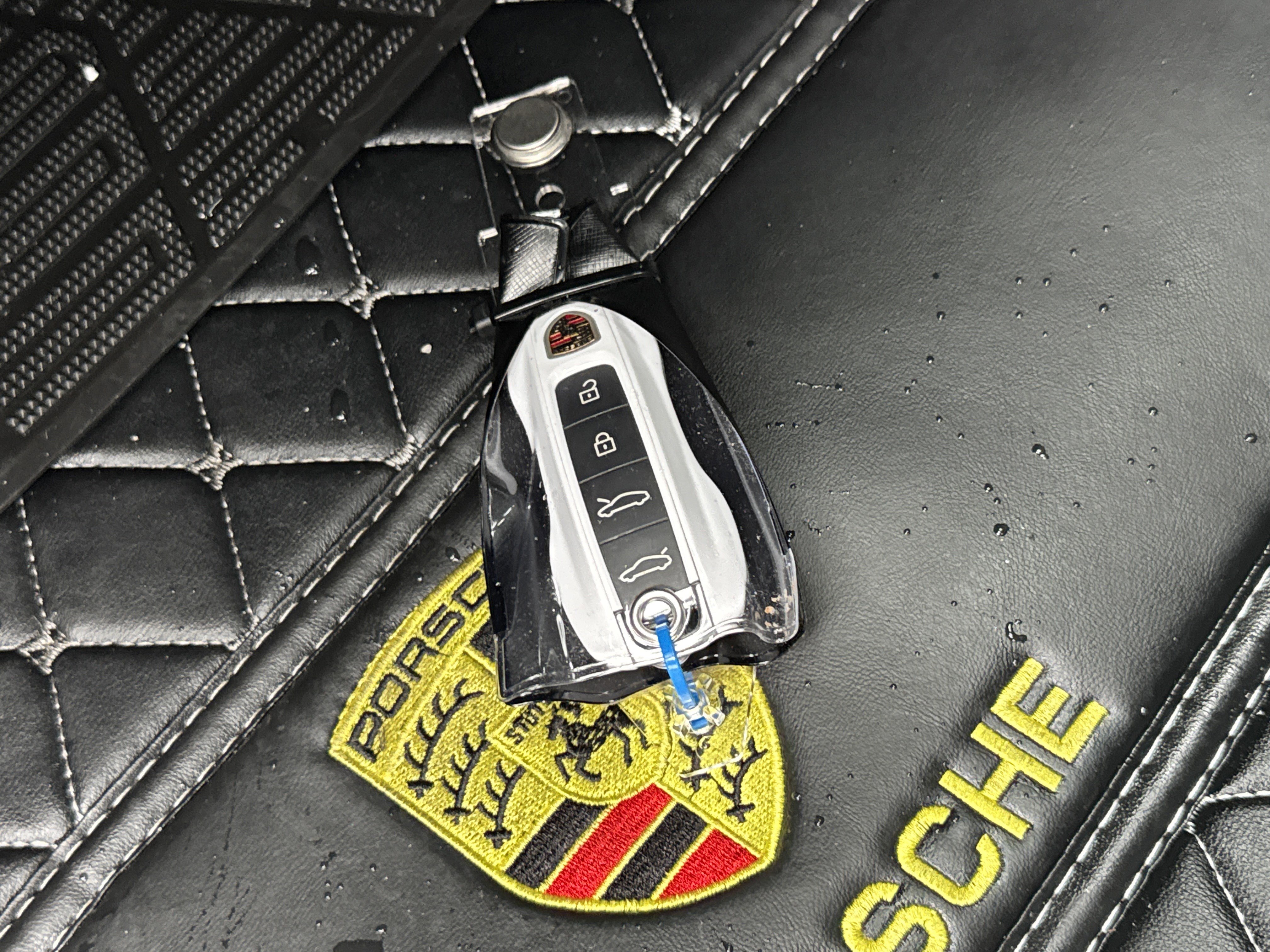Used 2022 Porsche Taycan RWD image 36