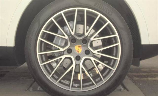 Used 2019 Porsche Cayenne AWD/4WD image 12