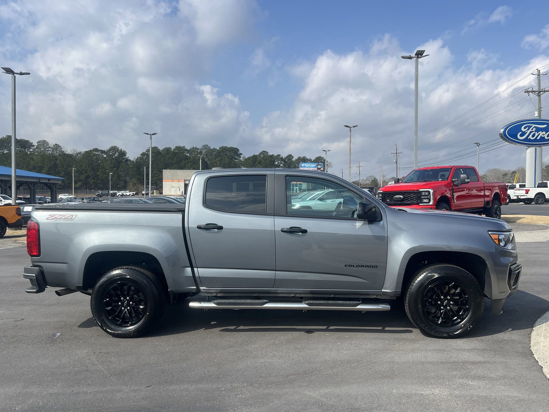 Used 2022 Chevrolet Colorado Z71 w/ Safety Package image 30
