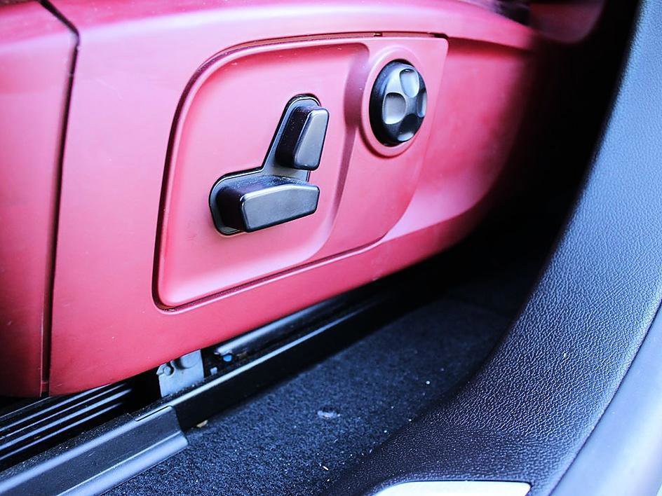 Used 2017 Maserati Levante S image 11