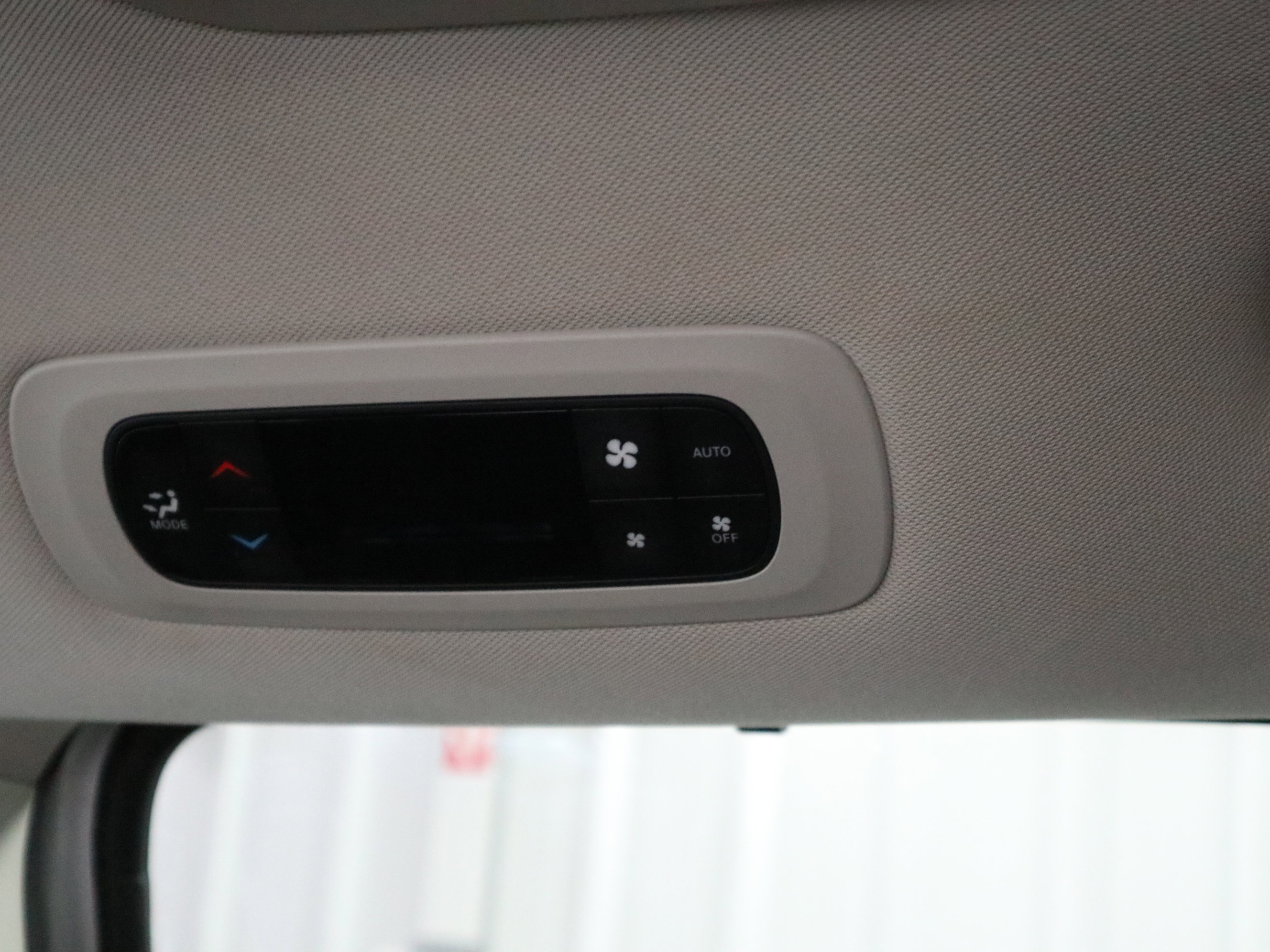 Used 2024 Chrysler Pacifica Touring-L FWD image 17