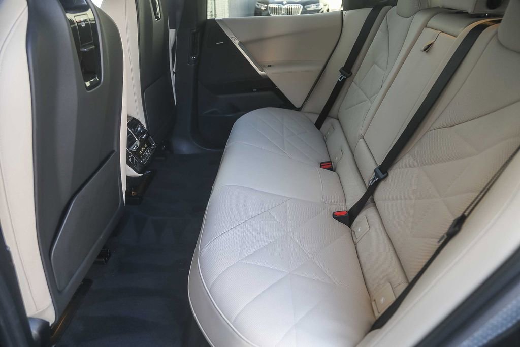 Certified 2025 BMW iX xDrive50 AWD/4WD image 15