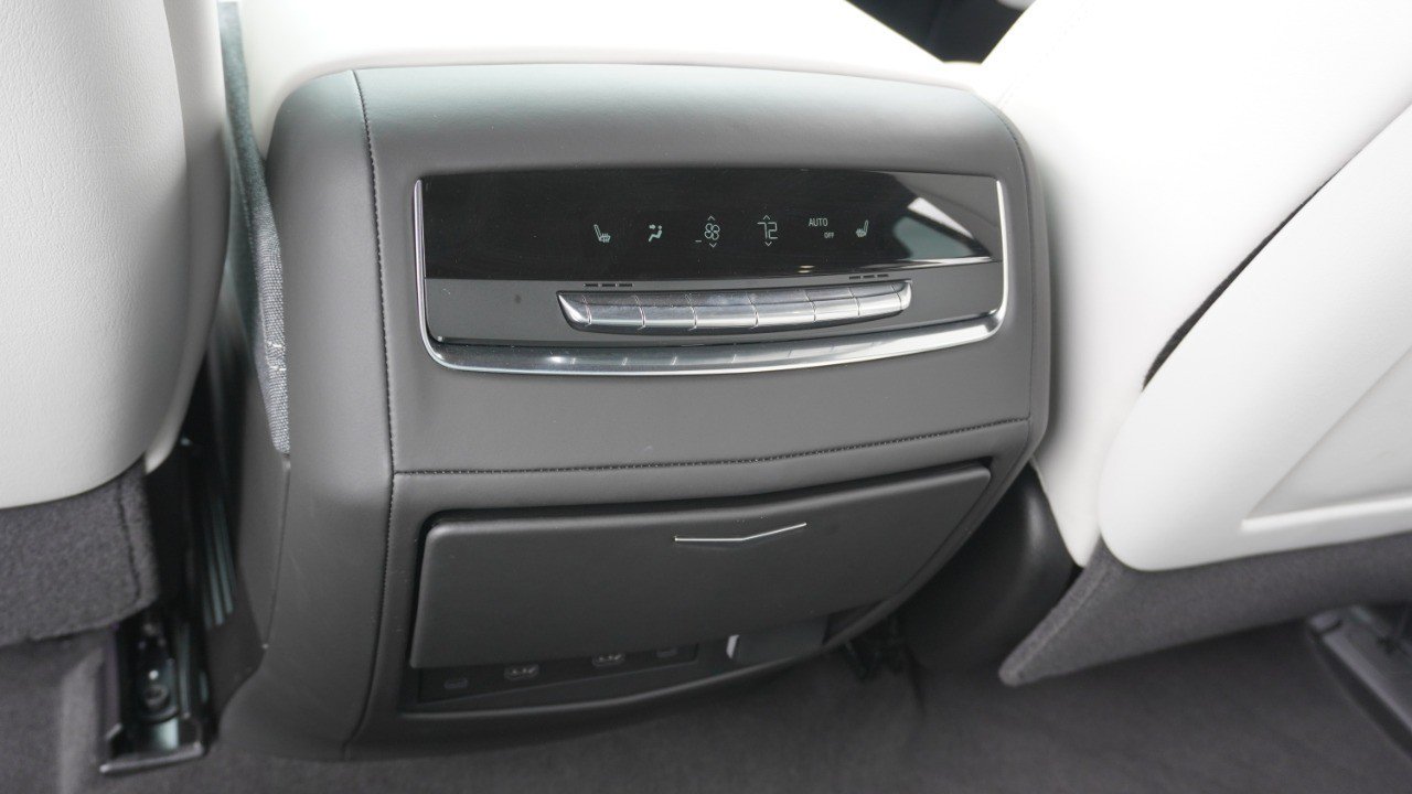 Used 2025 Cadillac Escalade Sport Platinum AWD/4WD image 32