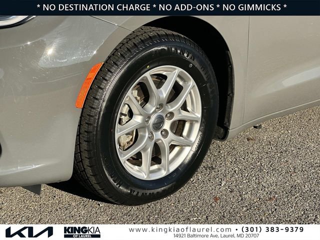 Used 2022 Chrysler Pacifica Touring-L image 30
