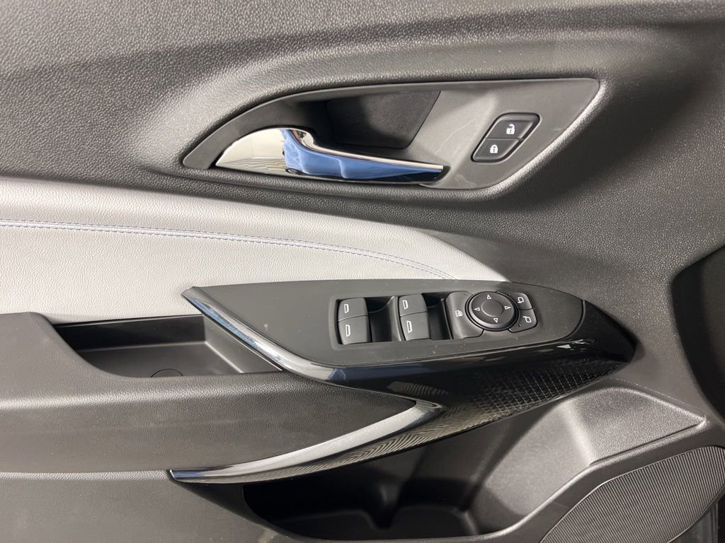 New 2026 Chevrolet Trax LT FWD image 25