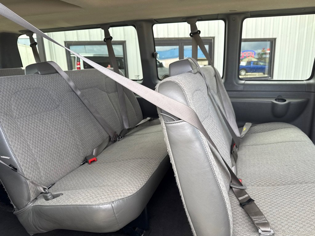 Used 2023 GMC Savana 3500 LT RWD image 13