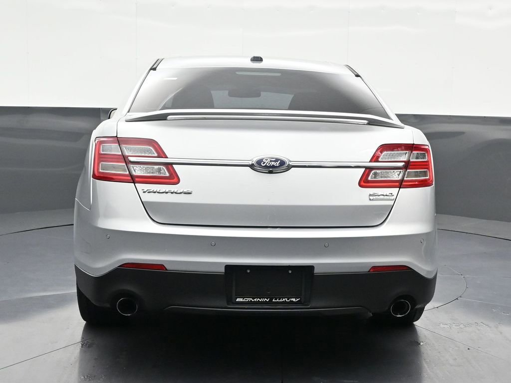 Used 2018 Ford Taurus SHO w/ Driver Assist Package image 4