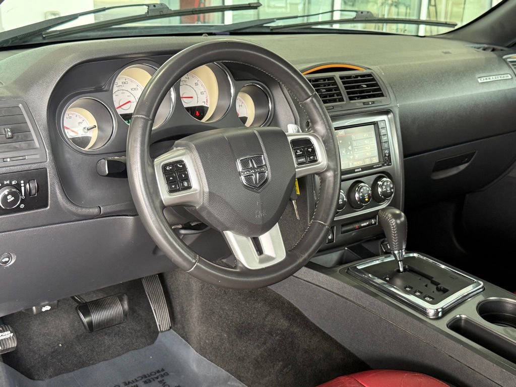 Used 2014 Dodge Challenger SXT Plus image 32