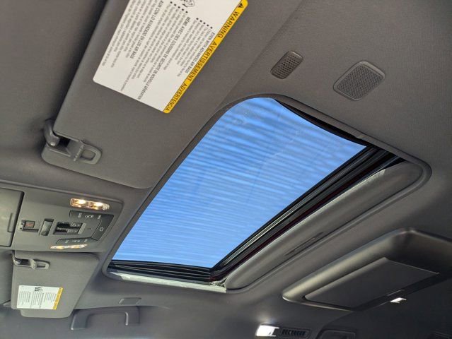 Used 2021 Toyota Sienna Platinum image 26