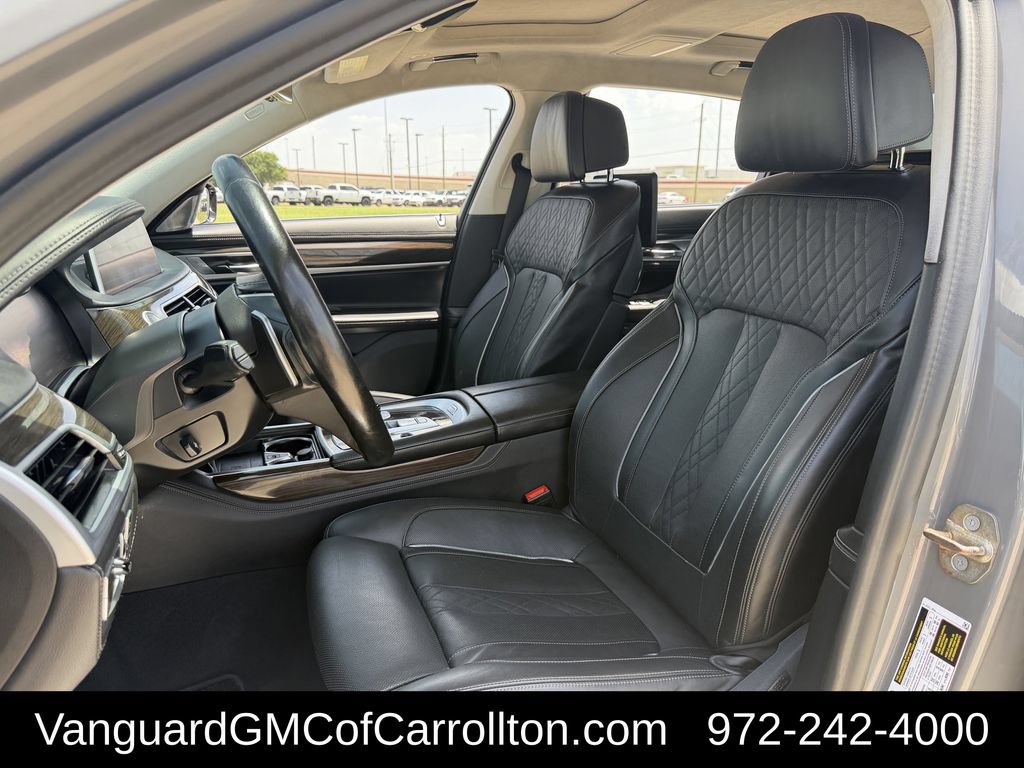 Used 2022 BMW 750i xDrive AWD/4WD image 30