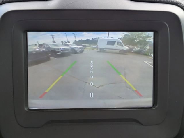 Used 2019 Jeep Renegade Latitude FWD image 22