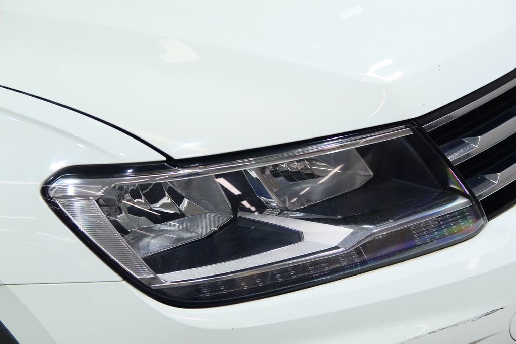 Used 2021 Volkswagen Tiguan SE w/ Panoramic Sunroof Package AWD/4WD image 10
