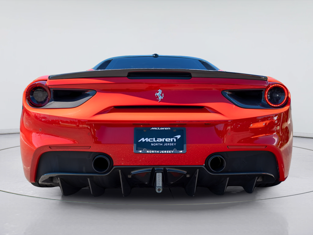 Used 2017 Ferrari 488 GTB RWD image 22
