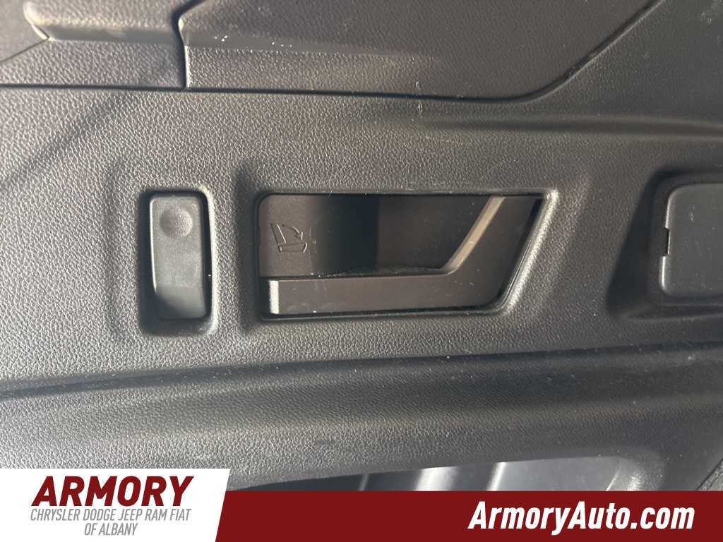 Used 2023 Subaru Outback Premium image 30