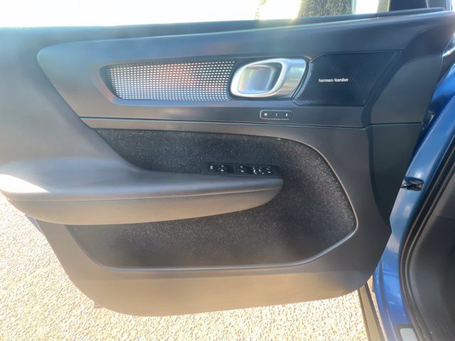 Used 2019 Volvo XC40 T5 R-Design AWD/4WD image 26