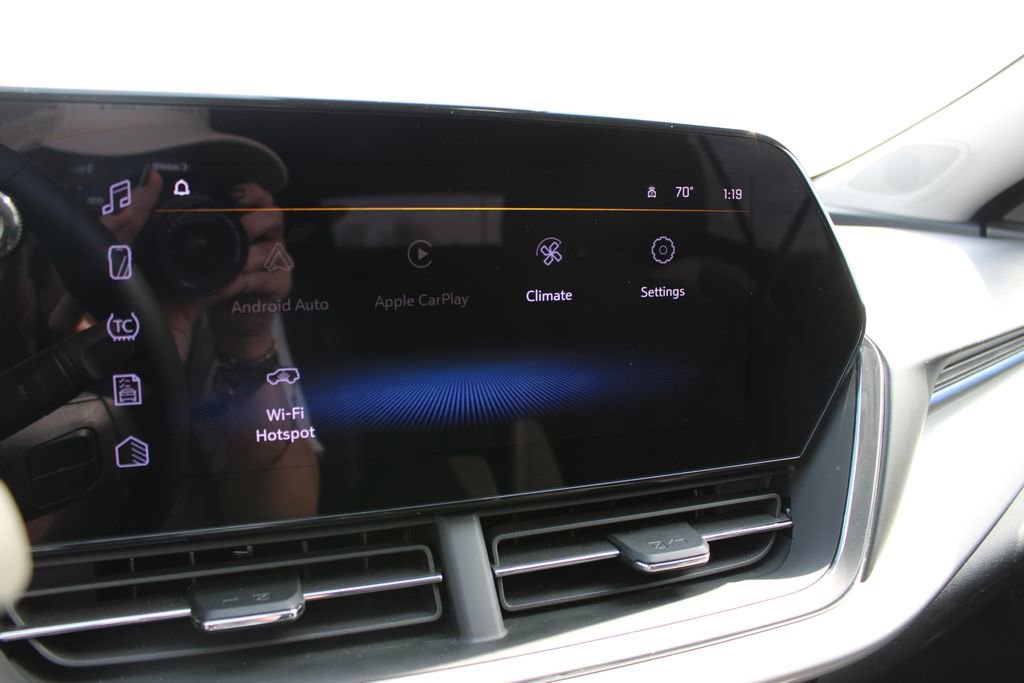 Used 2025 Chevrolet Trax LT w/ LT Convenience Package image 45