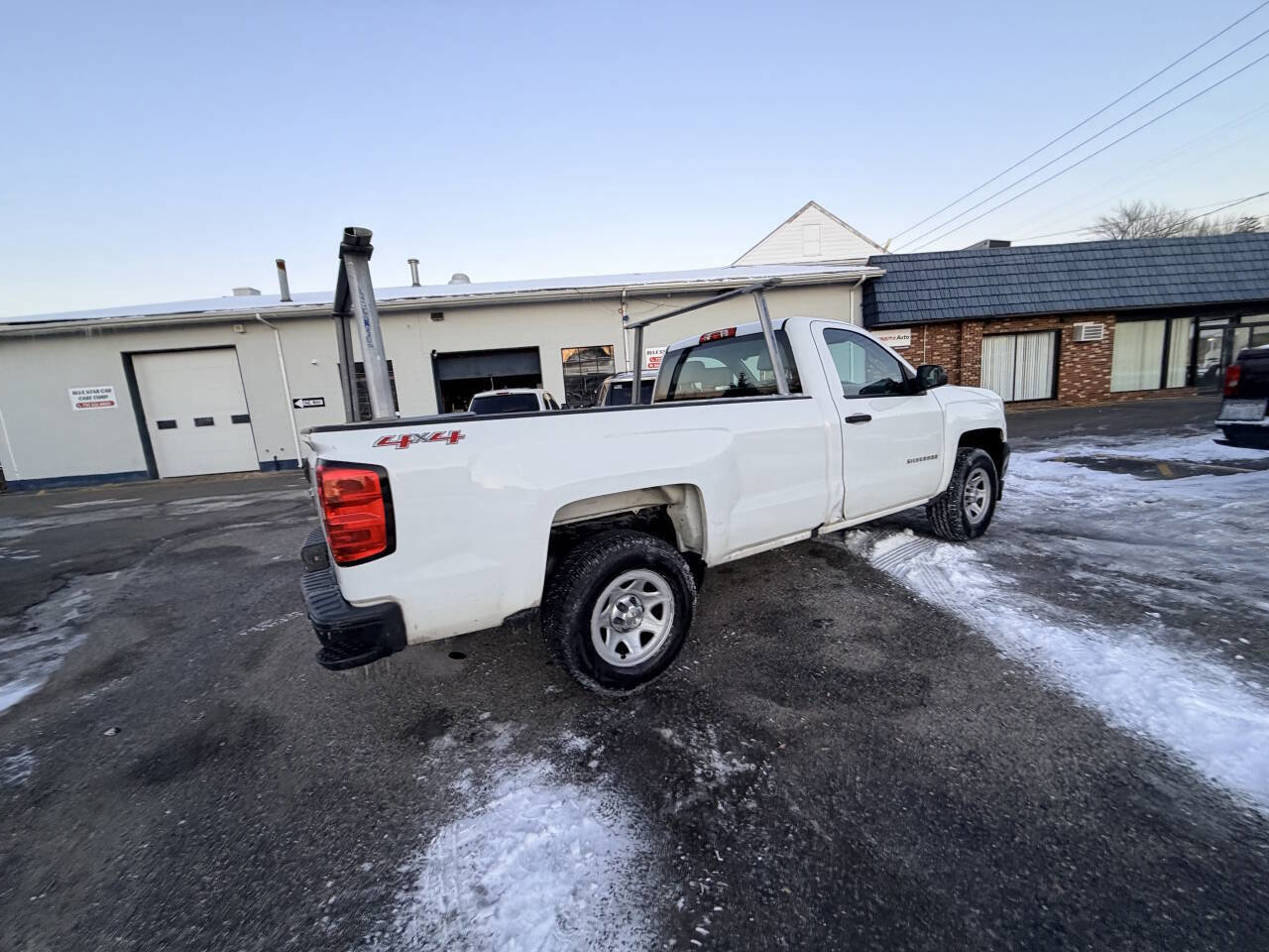 Used 2017 Chevrolet Silverado 1500 W/T w/ Trailering Package image 9