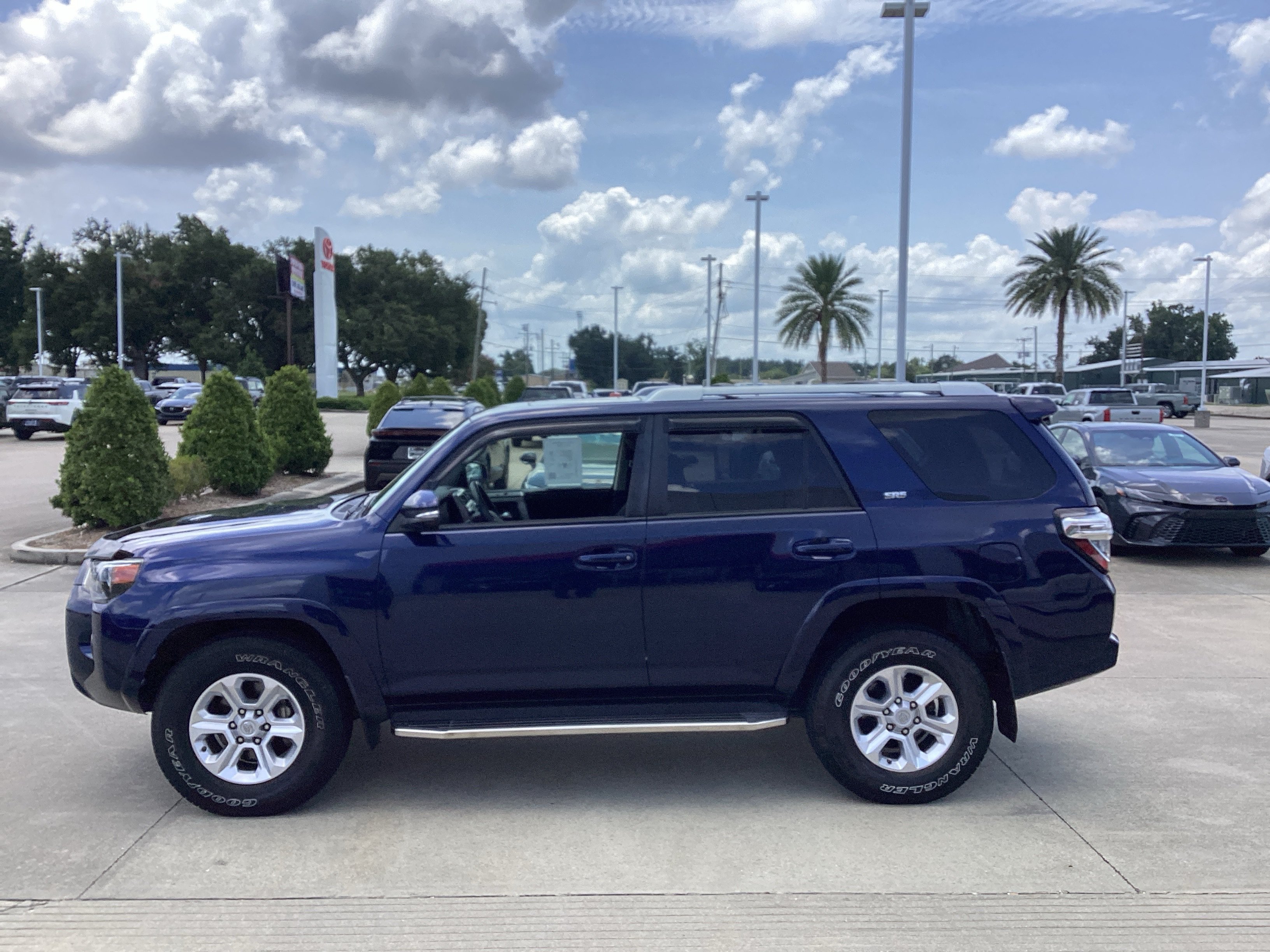 Used 2015 Toyota 4Runner SR5 Premium RWD image 4