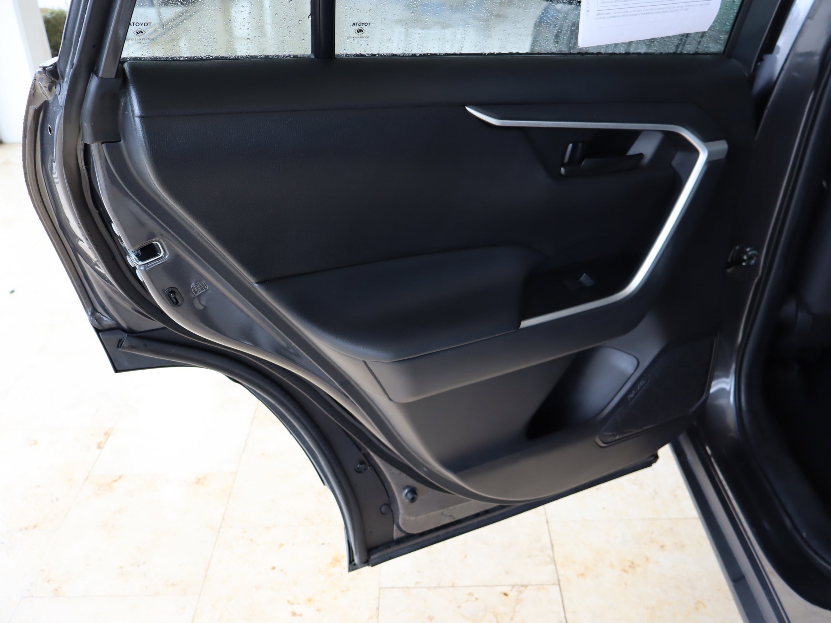 Used 2022 Toyota RAV4 LE image 30