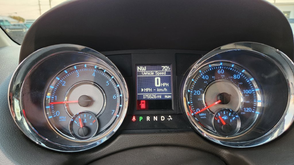 Used 2012 Chrysler Town & Country Touring-L w/ Entertainment Group #2 FWD image 19