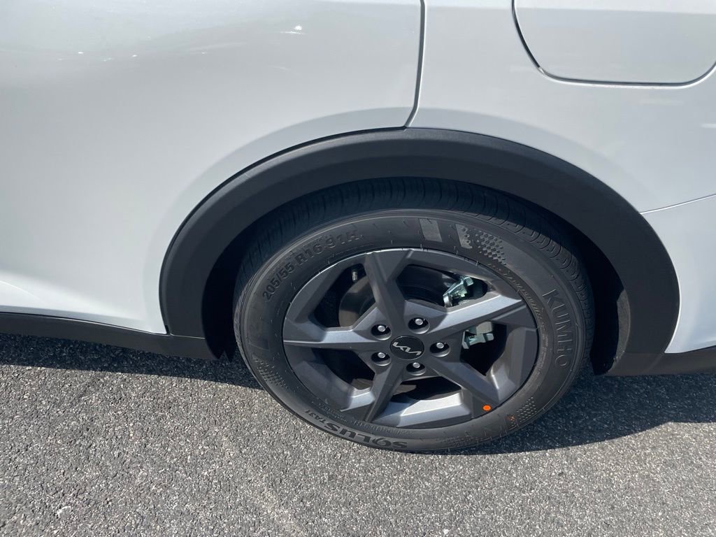 New 2026 Kia K4 LXS image 5