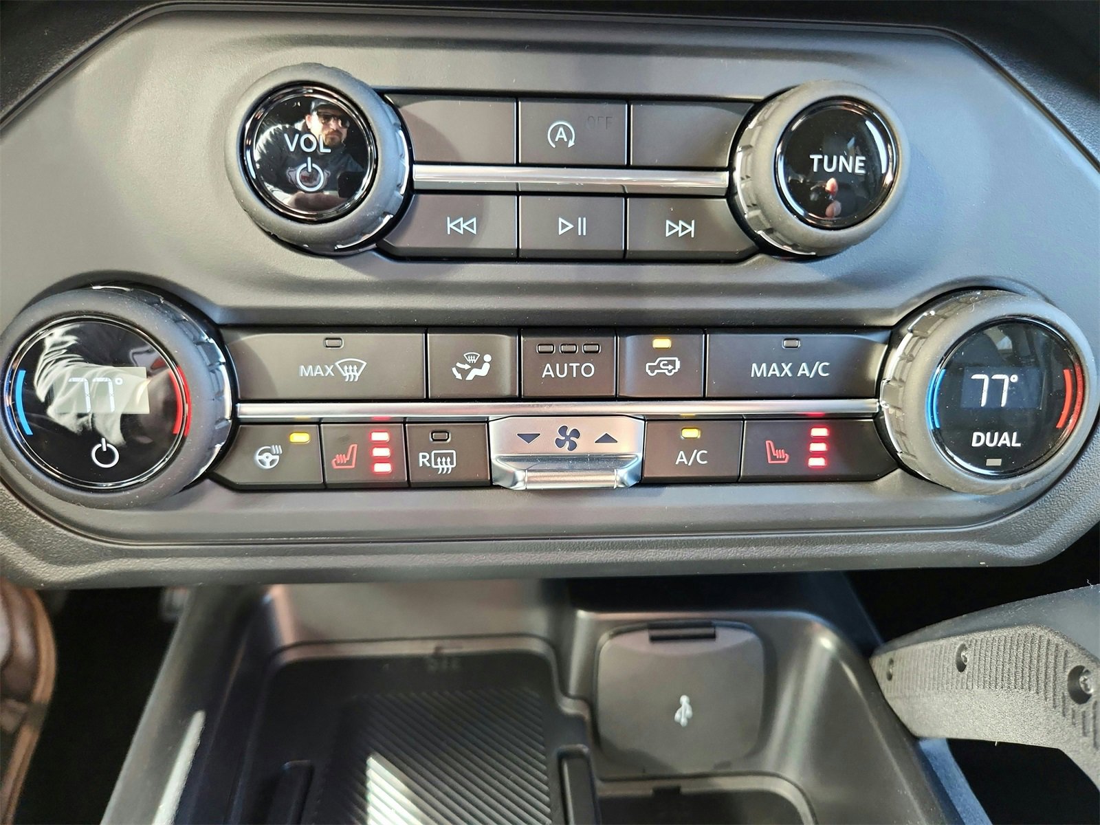 New 2025 Ford Bronco Outer Banks w/ Sasquatch Package image 19