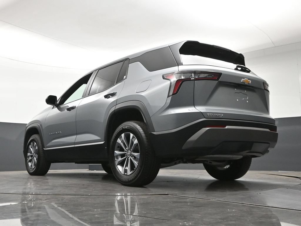 Used 2026 Chevrolet Equinox LT w/ Safety and Technology Package FWD image 26