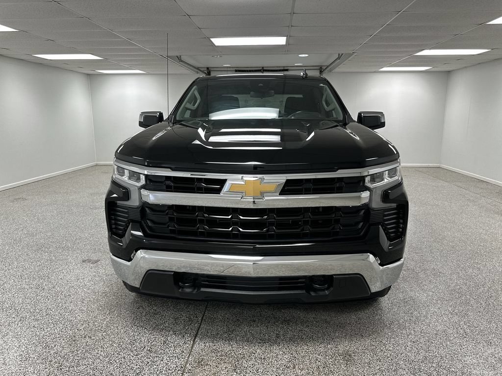 Used 2024 Chevrolet Silverado 1500 LT AWD/4WD image 3