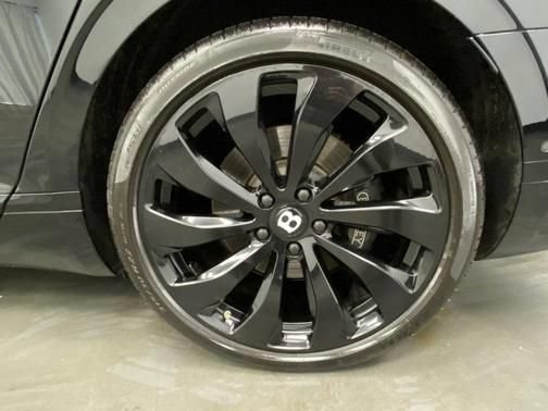 Used 2021 Bentley Flying Spur V8 AWD/4WD image 17