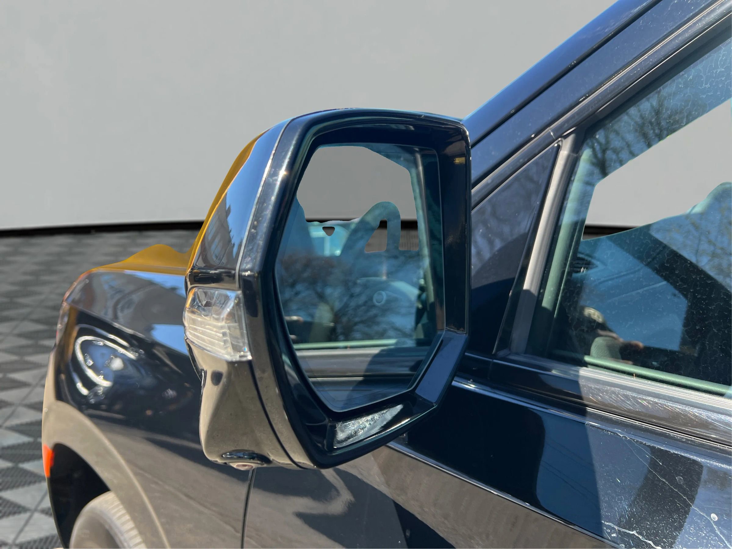 Used 2021 Chevrolet Suburban RST w/ Luxury Package image 22