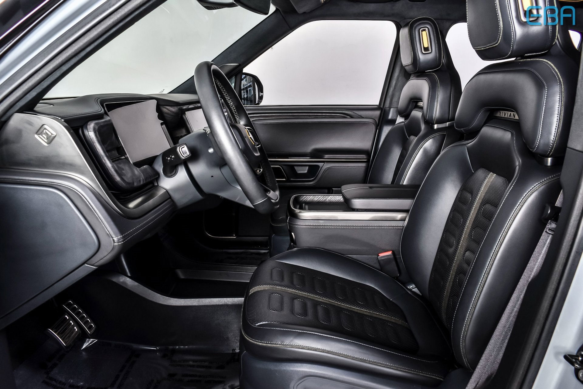 Used 2022 Rivian R1T Adventure image 12