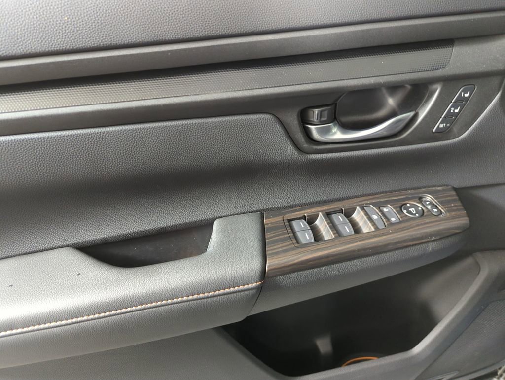 Certified 2025 Honda CR-V Sport-L image 10