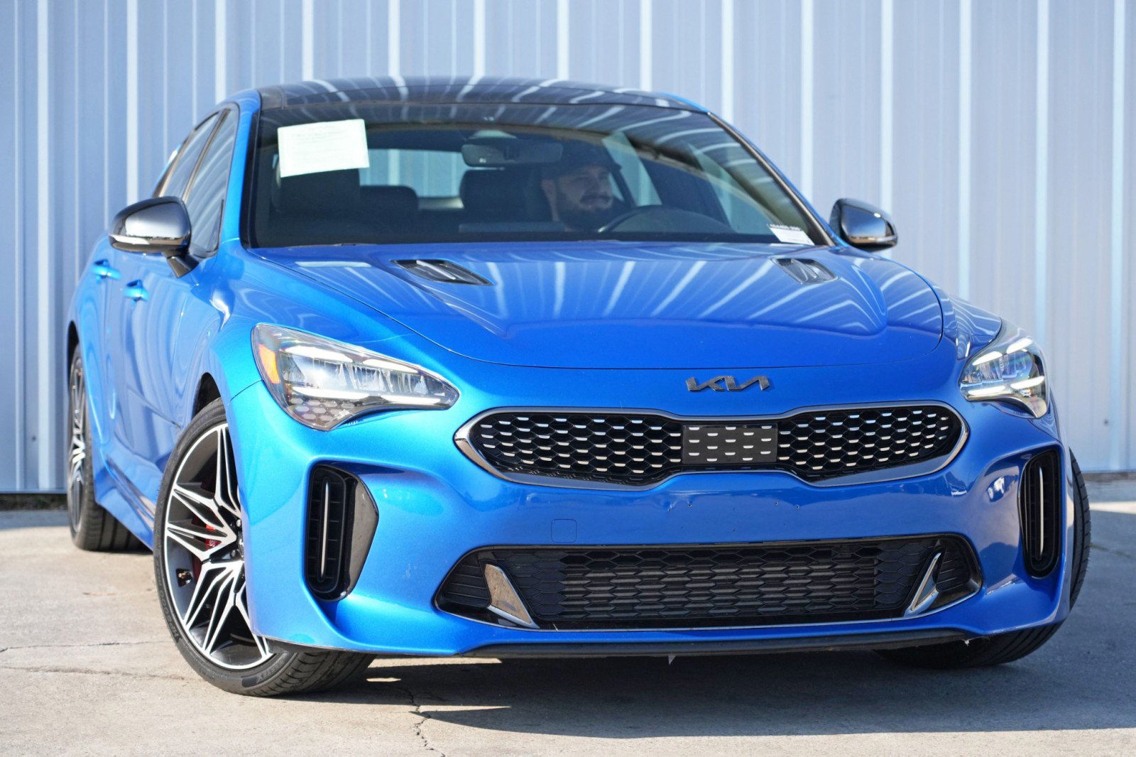 Used 2022 Kia Stinger GT1 image 2