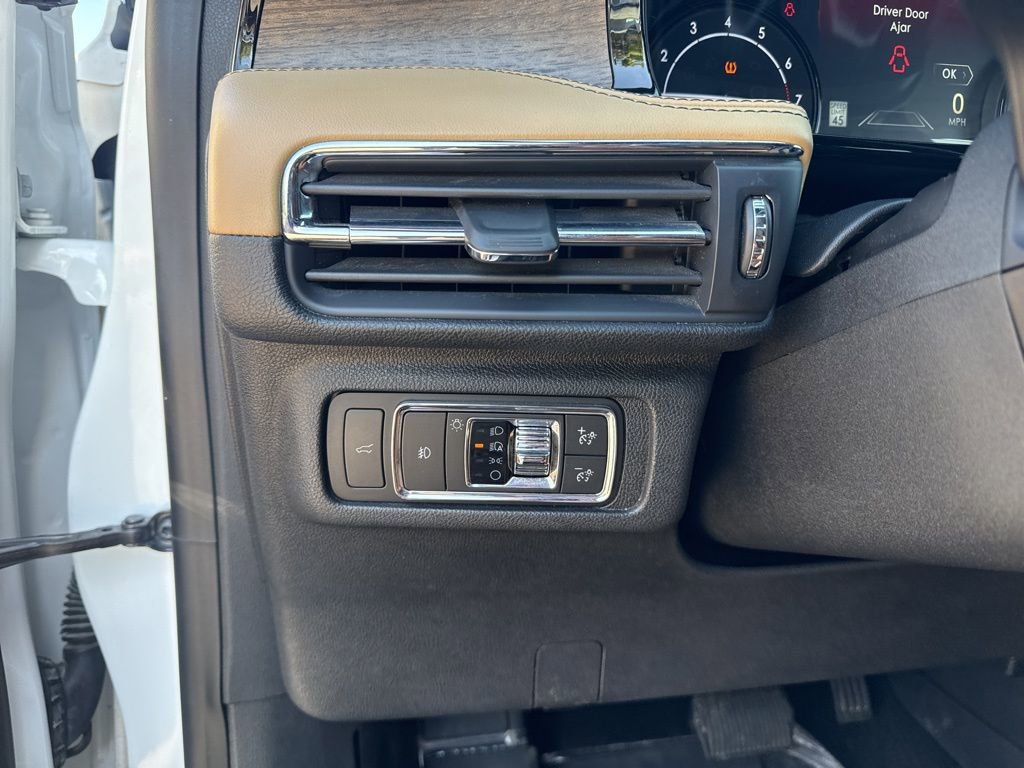 Used 2020 Lincoln Corsair Reserve w/ Equipment Group 201A image 12