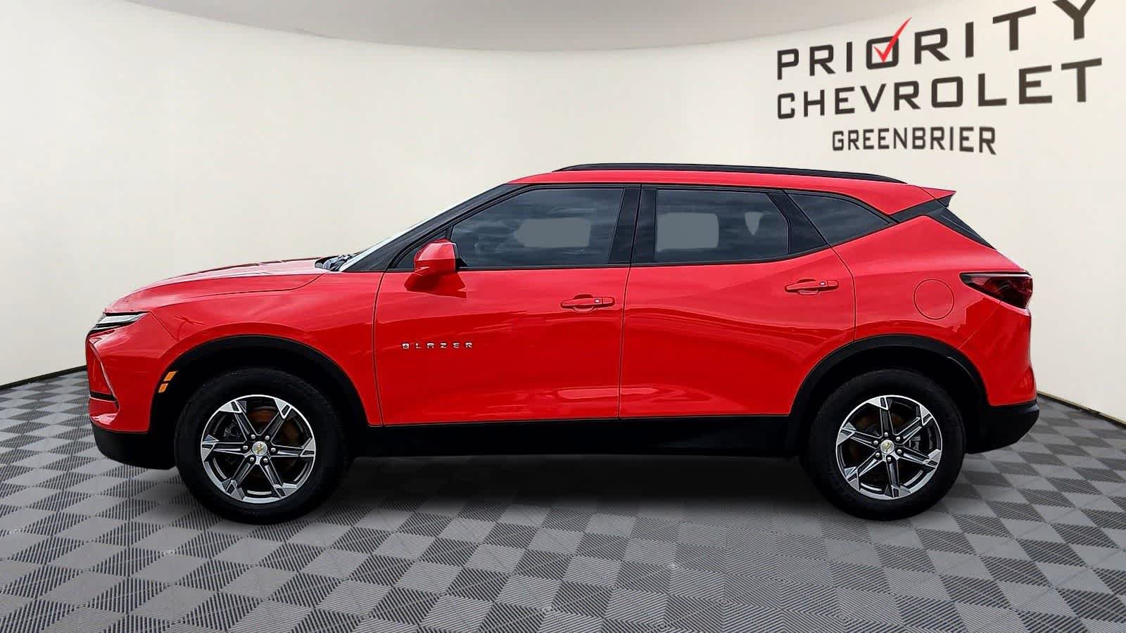 Used 2024 Chevrolet Blazer LT w/ Convenience Package FWD image 5