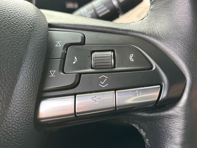 Used 2025 Cadillac XT4 Premium Luxury image 33