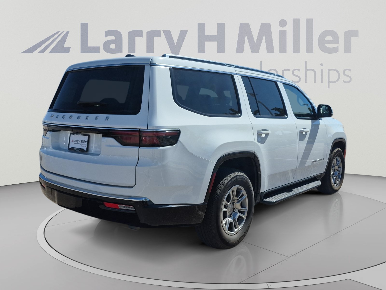 Used 2024 Jeep Wagoneer 4WD w/ Convenience Group I image 5