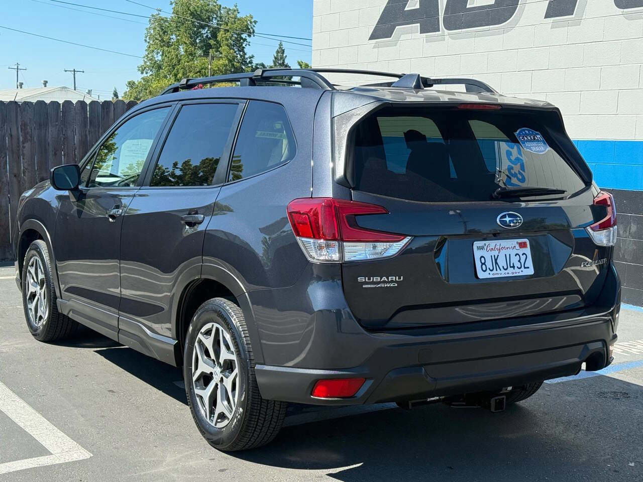 Used 2019 Subaru Forester Premium w/ All-Weather Package image 4