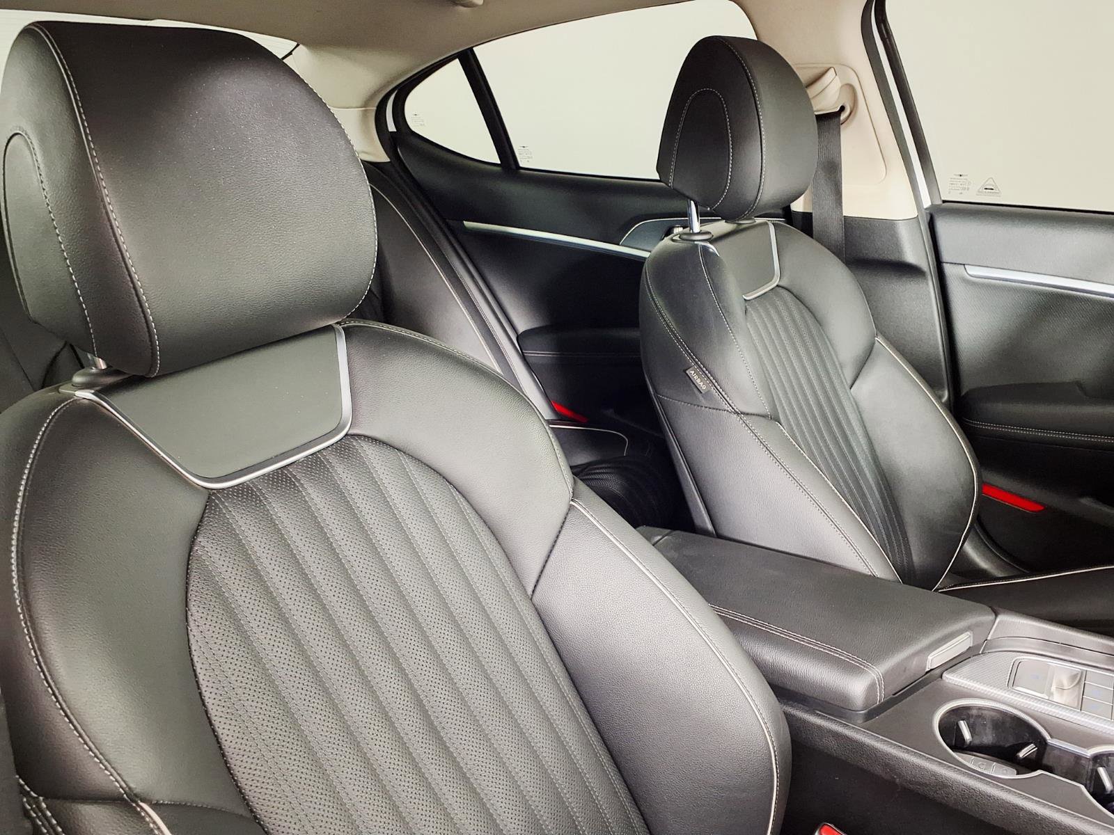 Certified 2022 Genesis G70 3.3T image 10